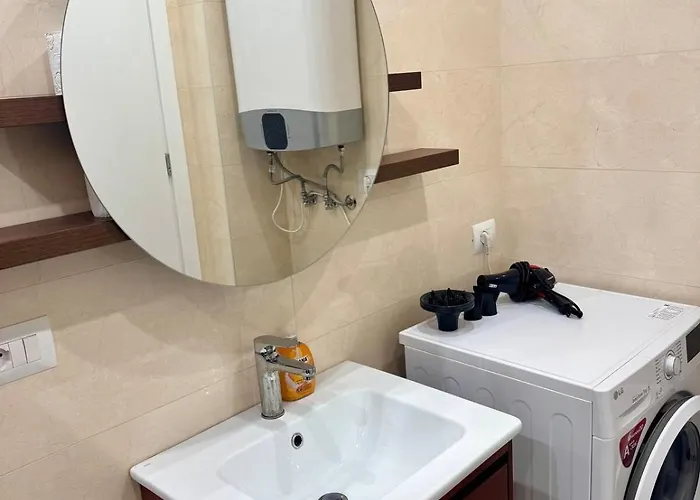 Spacious Apartment *