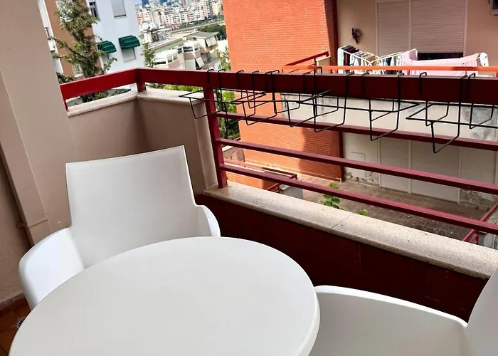 Spacious Apartment *